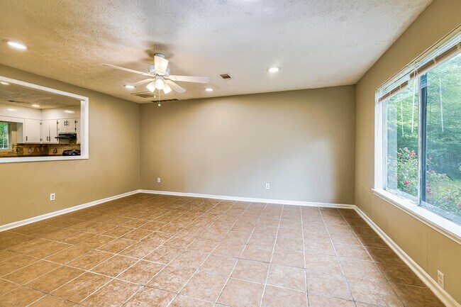 Foto del edificio - 8227 Englewood Trail