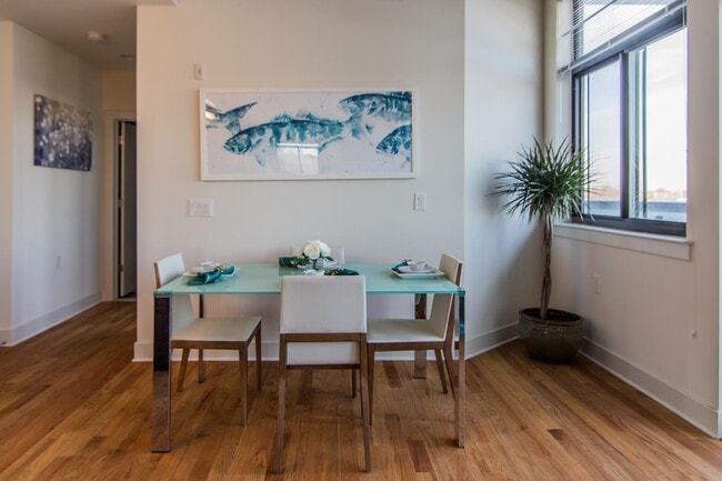 Building Photo - 136 Oakland Ave