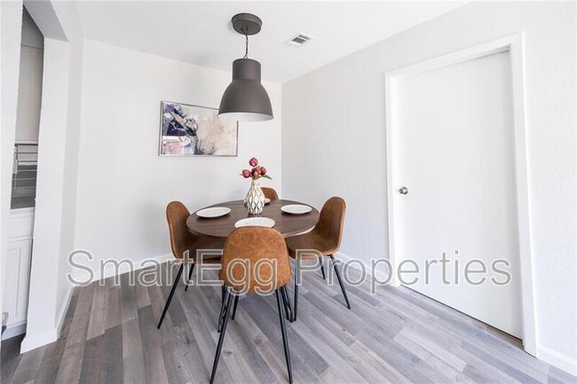 Foto del edificio - 6710 Wentworth Dr