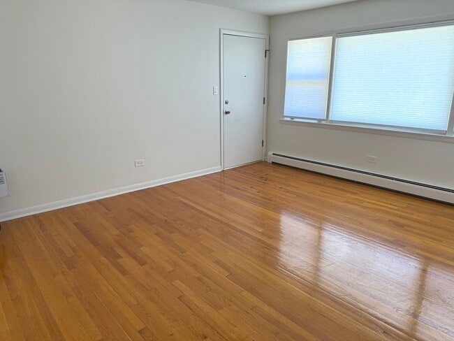 Building Photo - 8300 W Forest Preserve Dr