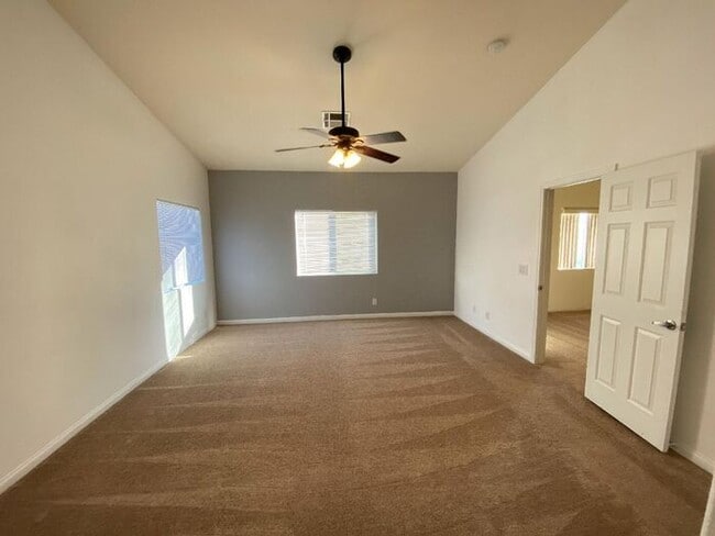 Building Photo - 869 Park Walk Ave
