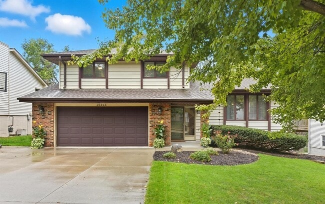 Building Photo - 15315 Westchester Dr