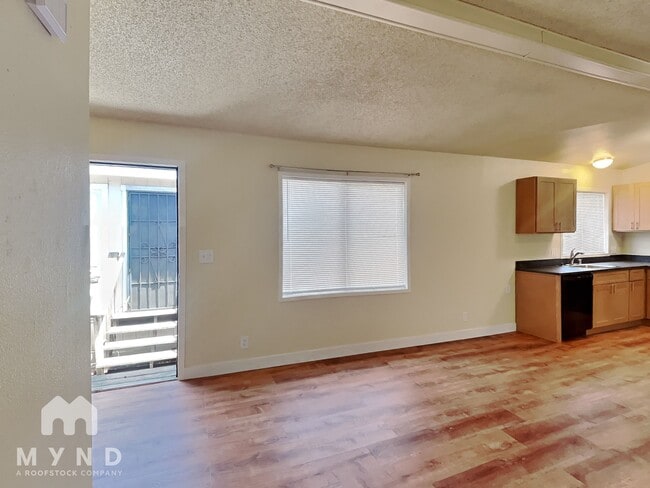Building Photo - 979 45th St