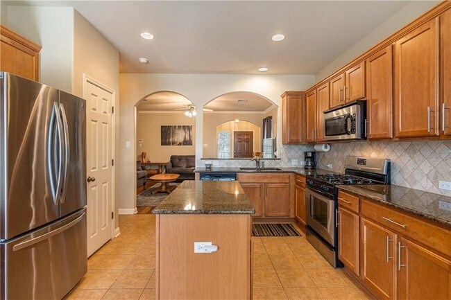 Building Photo - 1696 Stonehaven Ln