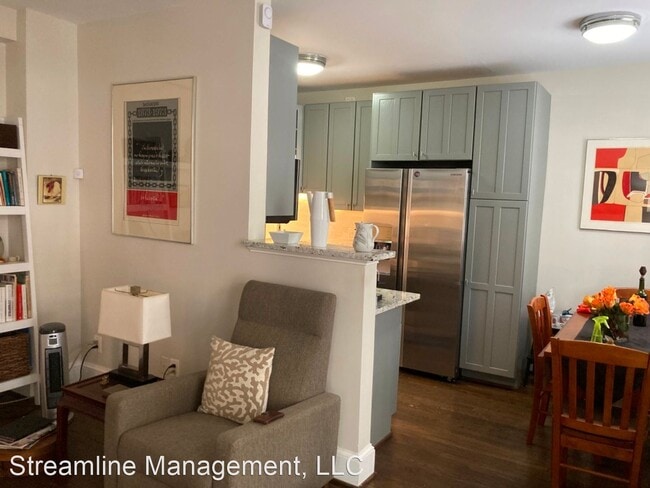 Foto del edificio - 2 br, 1 bath House - 5112 Connecticut Ave....