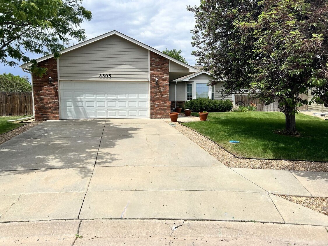 Primary Photo - Refreshed 3-Bedroom Home on 1/3 Acre!
