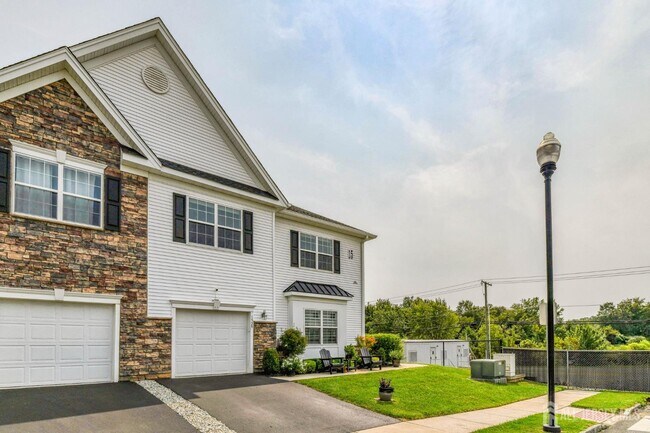 Foto del edificio - 1529 Paxton Ln