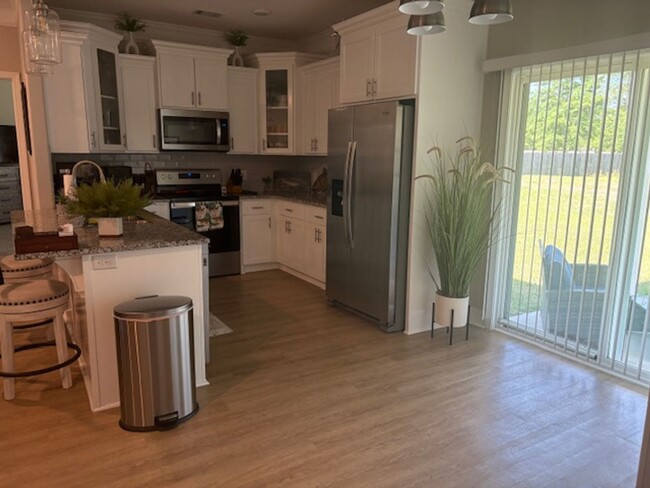 Foto del edificio - COMING SOON-Peaceful Country Living – 3 Be...