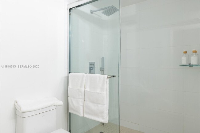 Building Photo - 19901 E Country Club Dr