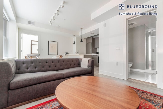 Building Photo - 816 Potomac Ave SE