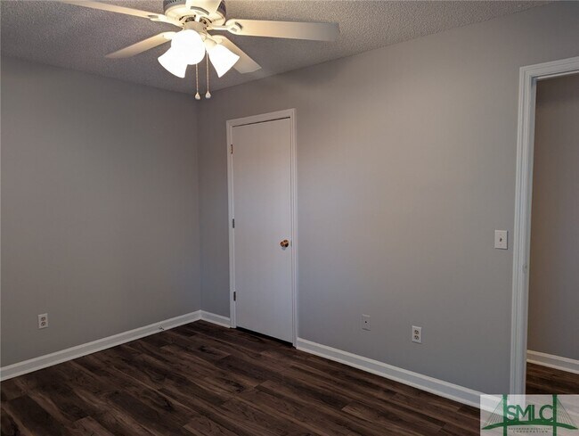 Foto del edificio - 1023 Walnut Ct