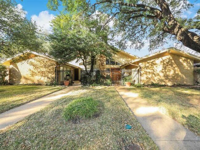 Building Photo - 9016 Villa Park Cir
