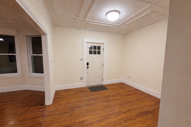 Building Photo - 146 Park Ave