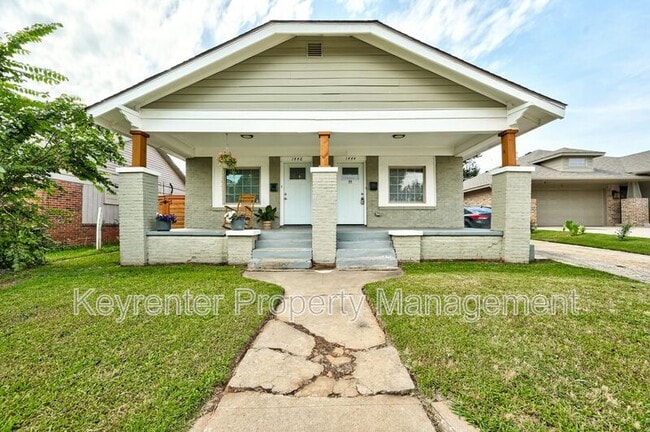 Building Photo - 1444 NE 13th St