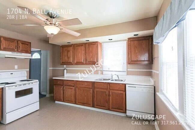 Foto del edificio - $950.00 Move-In Credit!……1704 N. Ball / 2 ...