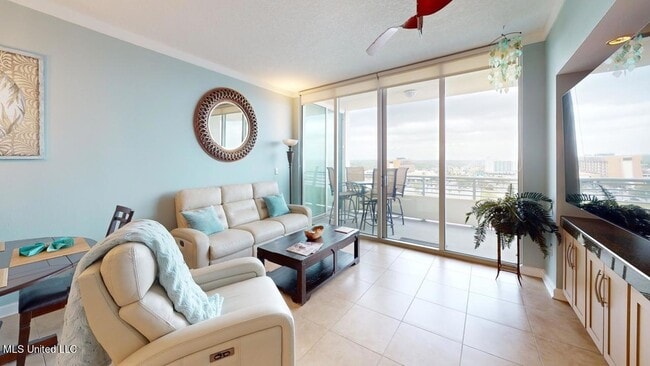 Foto del edificio - 2060 Beach Blvd