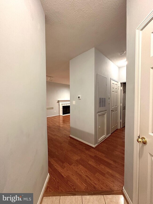 Building Photo - 4401 Sedgehurst Dr