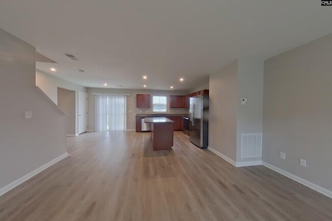 Building Photo - 757 Sequoia Dr
