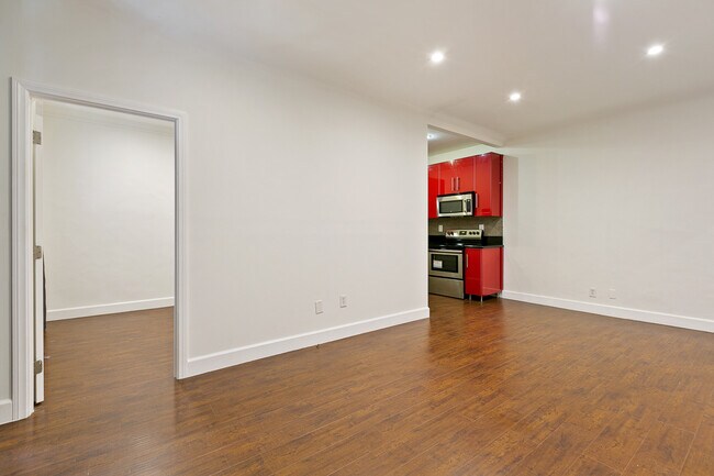 Foto del edificio - 7223-7229 Willoughby