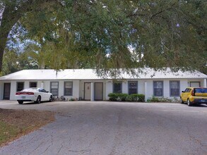 Building Photo - 7401 SW 42nd Pl