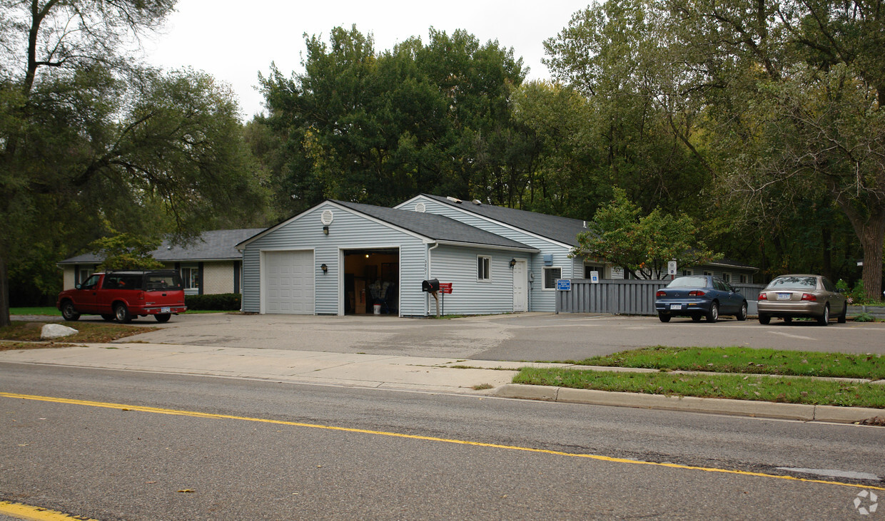 Building Photo - Washington Woods