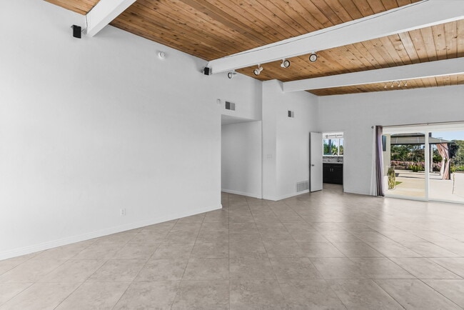 Building Photo - 8335 Sugarman Dr