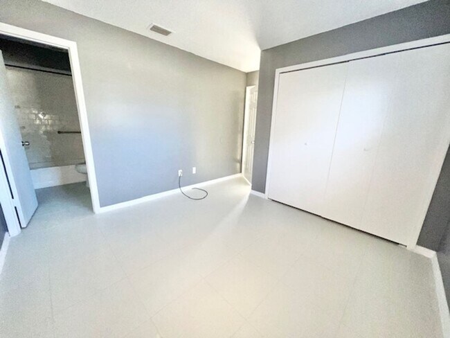 Foto del edificio - Orlando - 2 Bedroom, 2 Bathroom - $1,945.00