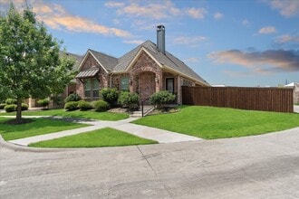Building Photo - 698 Pendle Forest Dr