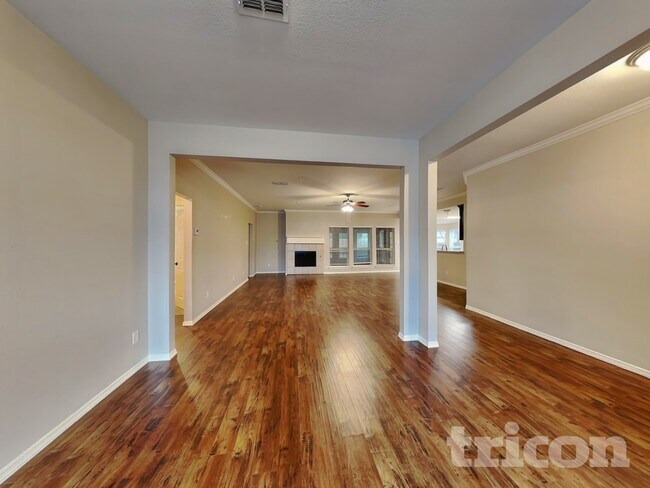 Foto del edificio - 5004 Saddlehorn Dr