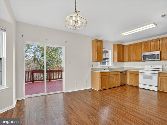 Foto del edificio - 3844 Koval Ln