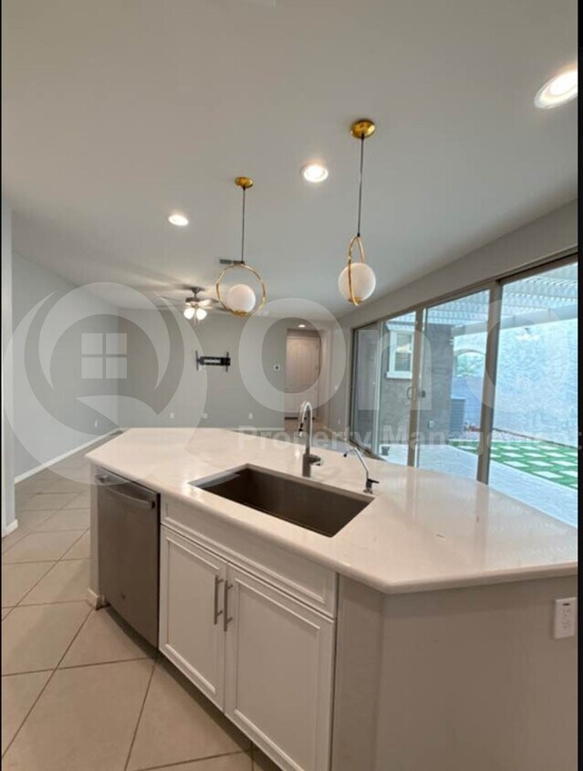Foto del edificio - 4090 E Jones St