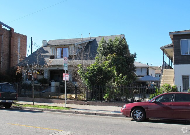 Foto del edificio - 118 N Avenue 56
