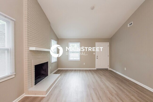 Foto del edificio - 4 Bedroom Pet-Friendly Home in Charlotte, ...
