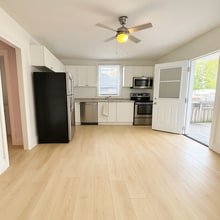 Building Photo - 740 Lorne Av