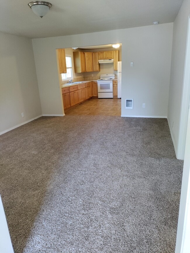 Foto del edificio - 1776 SE Stewart St