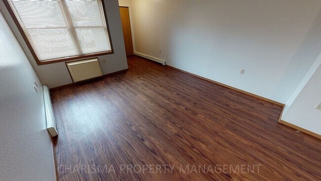 Foto del edificio - 1 BD, FREE GARAGE, WASHER/DRYER, OUTDOOR P...