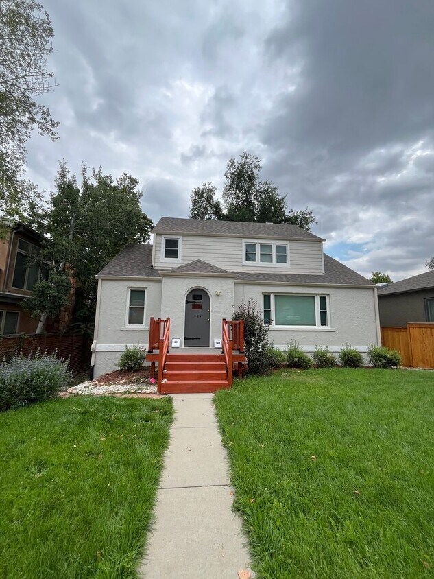 Charming 2-Bed/1-Bath Basement Apartment -... - Charming 2-Bed/1-Bath Basement Apartment -...