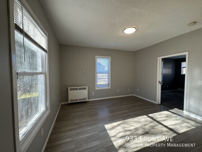 Foto del edificio - 933 Front Ave