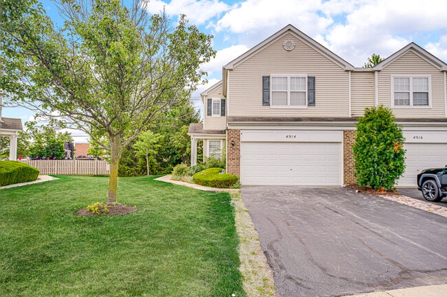 Building Photo - 4914 Montauk Dr
