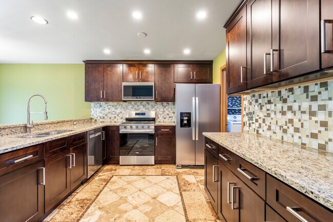 Foto del edificio - 2284 Woodside Dr