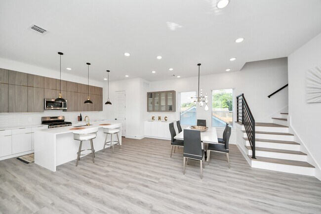 Building Photo - 3602 Runnels St