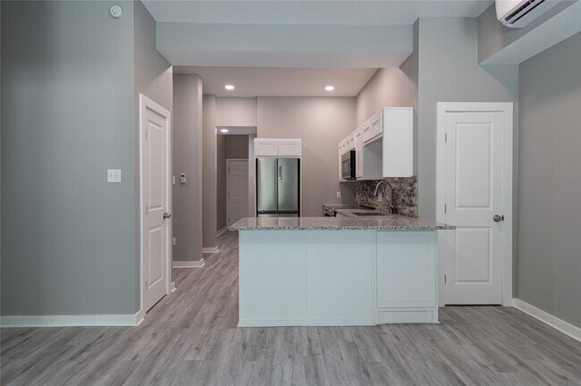 Building Photo - 519 Magnolia Point Dr