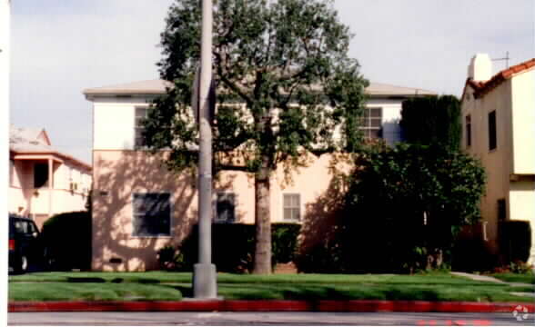 Building Photo - 11129 Camarillo St