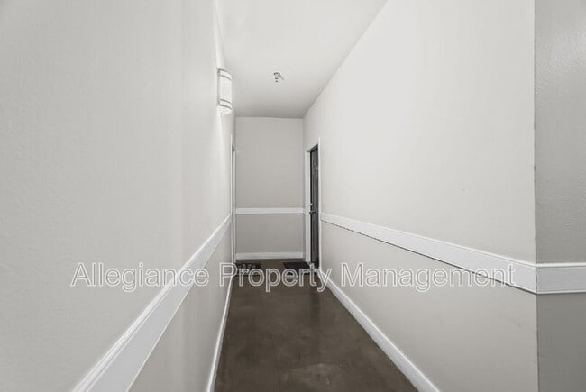 Building Photo - 12929 Centre Park Cir