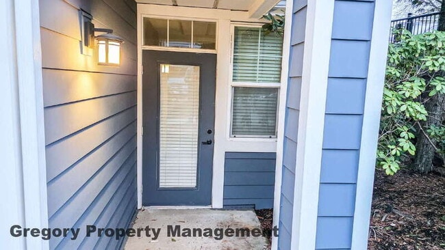 Foto del edificio - 16125 Juanita Woodinville Way NE