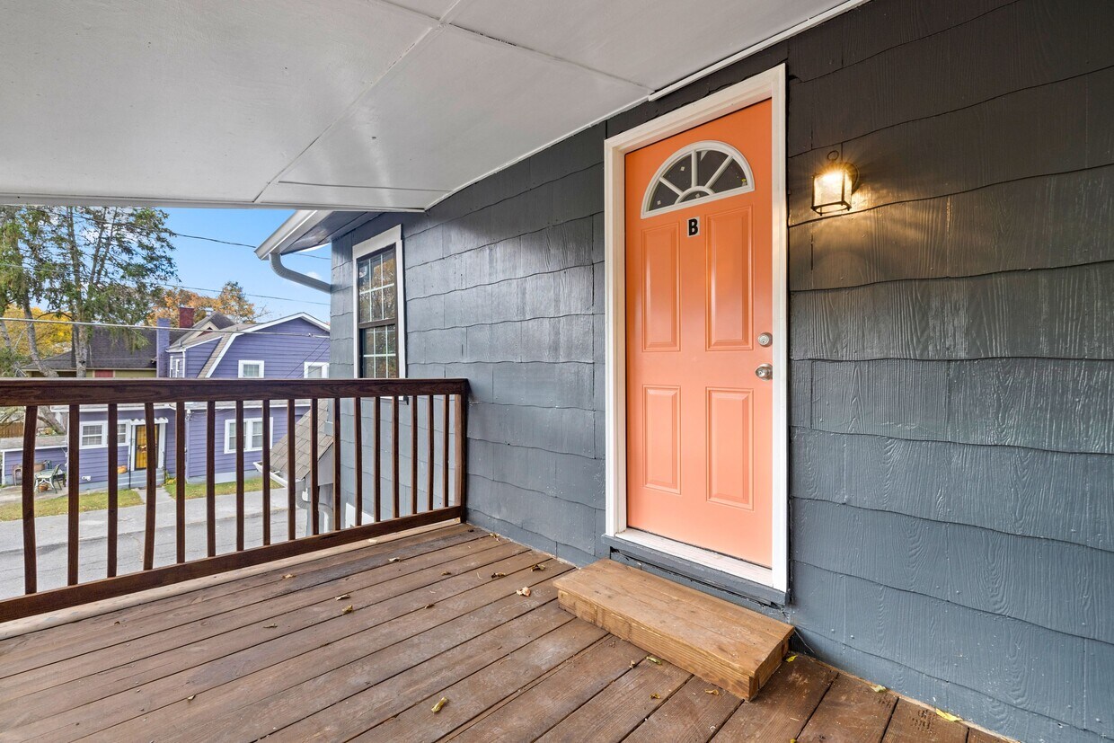 Foto principal - 2400 Woodbine Ave