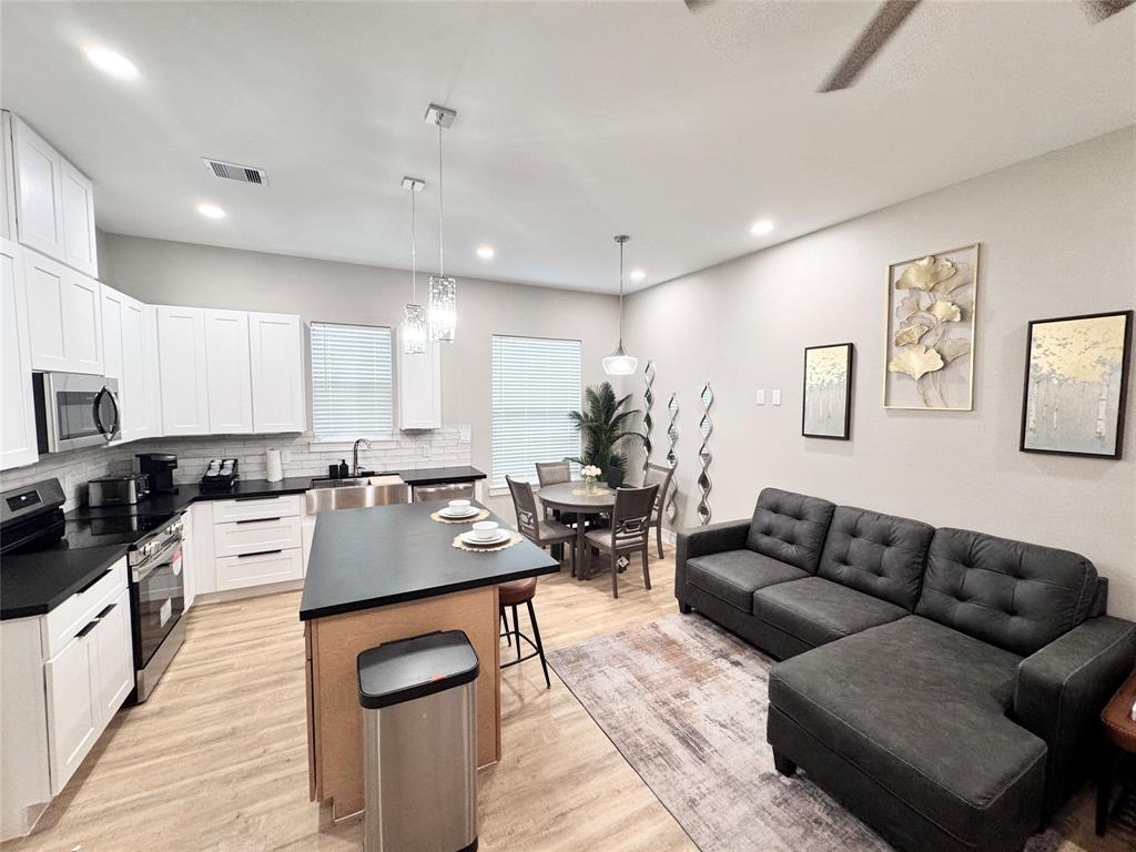 Foto principal - 4923 Pederson St