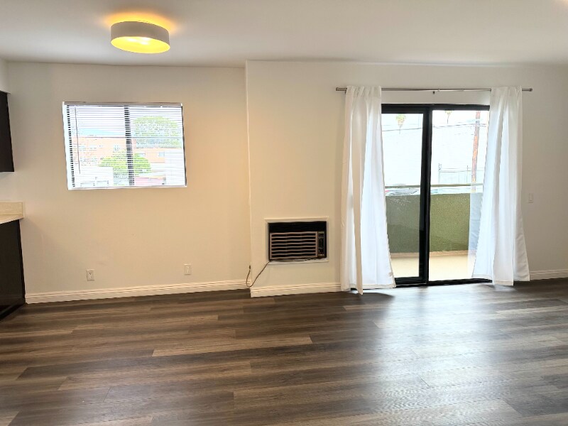Foto principal - 1275 N Commonwealth Ave