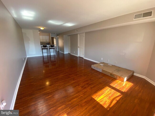 Building Photo - 5833 Orchard Hill Ct
