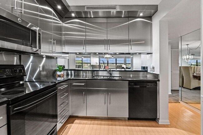 Foto del edificio - 3507 Village Blvd